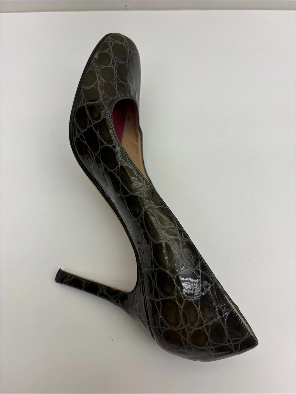 Kate Spade Croc embossed pumps in size 9 B, box 27